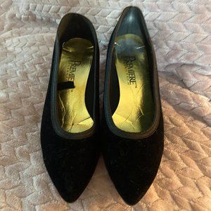 EUC Vintage Premier Collection women's Black Velvet Heels  Size 9
